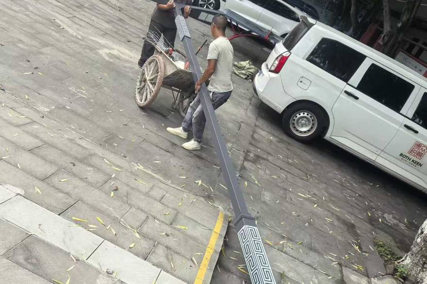 钦州市太阳能路灯应用场景实拍