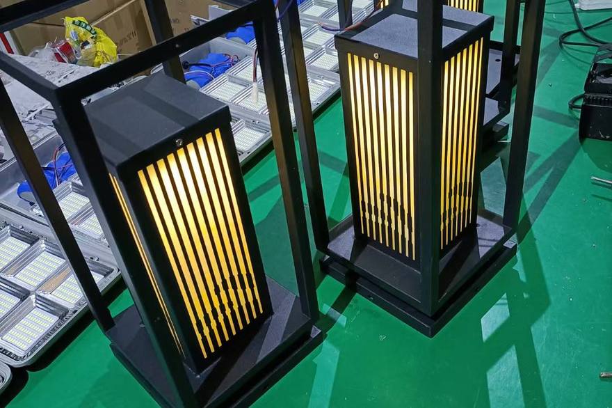 贵港市太阳能路灯应用场景实拍